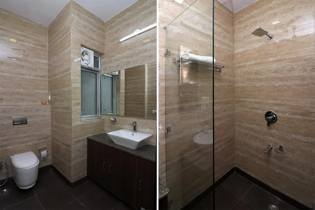 Oyo 12471 Sks Premium Otel Gurgaon Hindistan