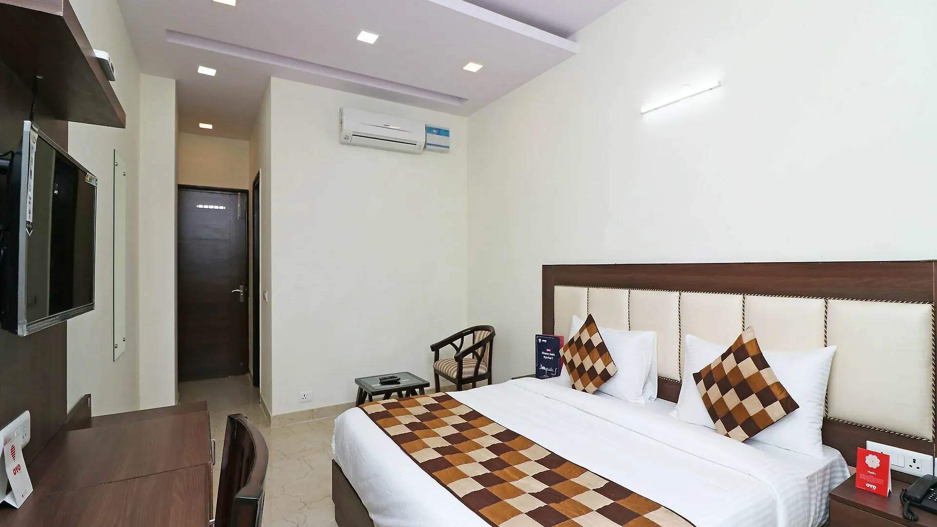 ***  Oyo 12471 Sks Premium Otel Gurgaon Hindistan