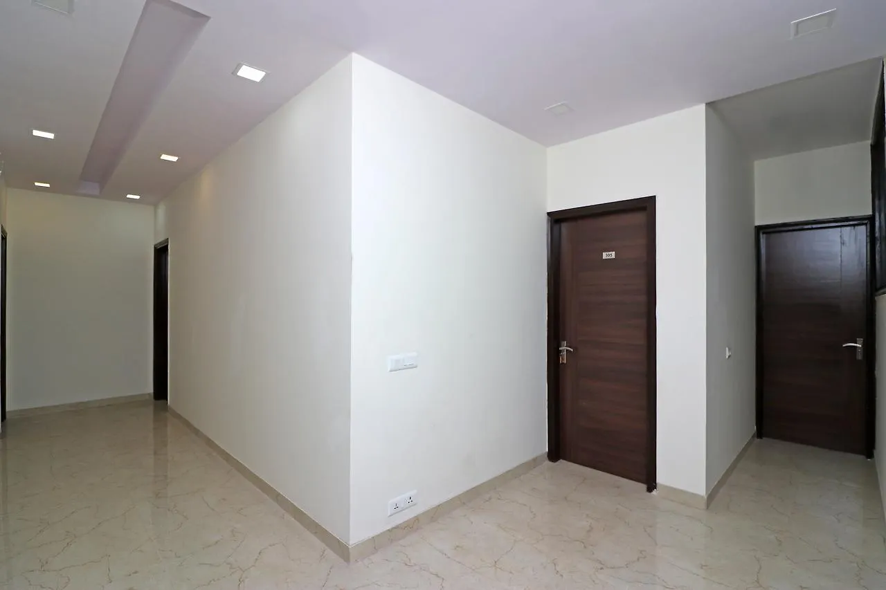 Oyo 12471 Sks Premium Hotel Gurgaon