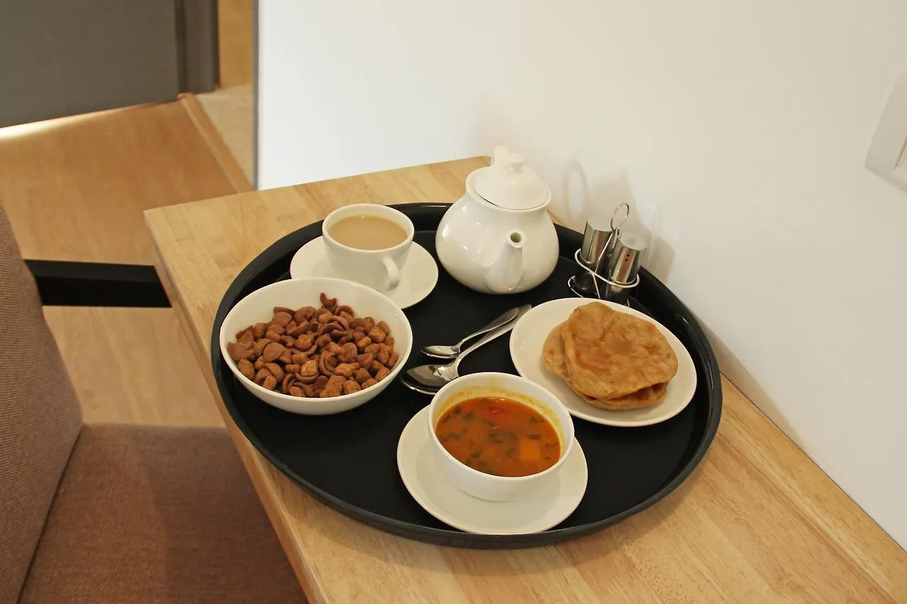 ***  Oyo 12471 Sks Premium Hotel Gurgaon India