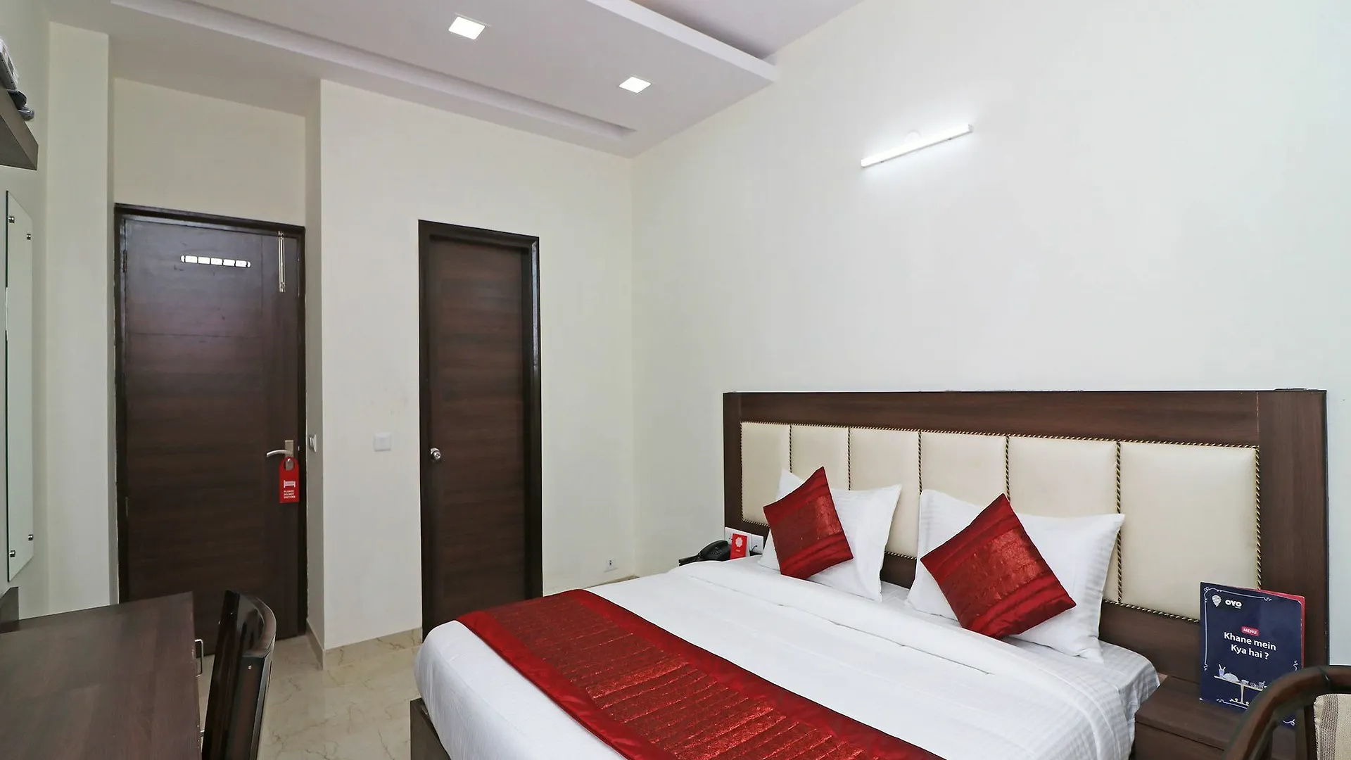 Oyo 12471 Sks Premium Hotel Gurgaon
