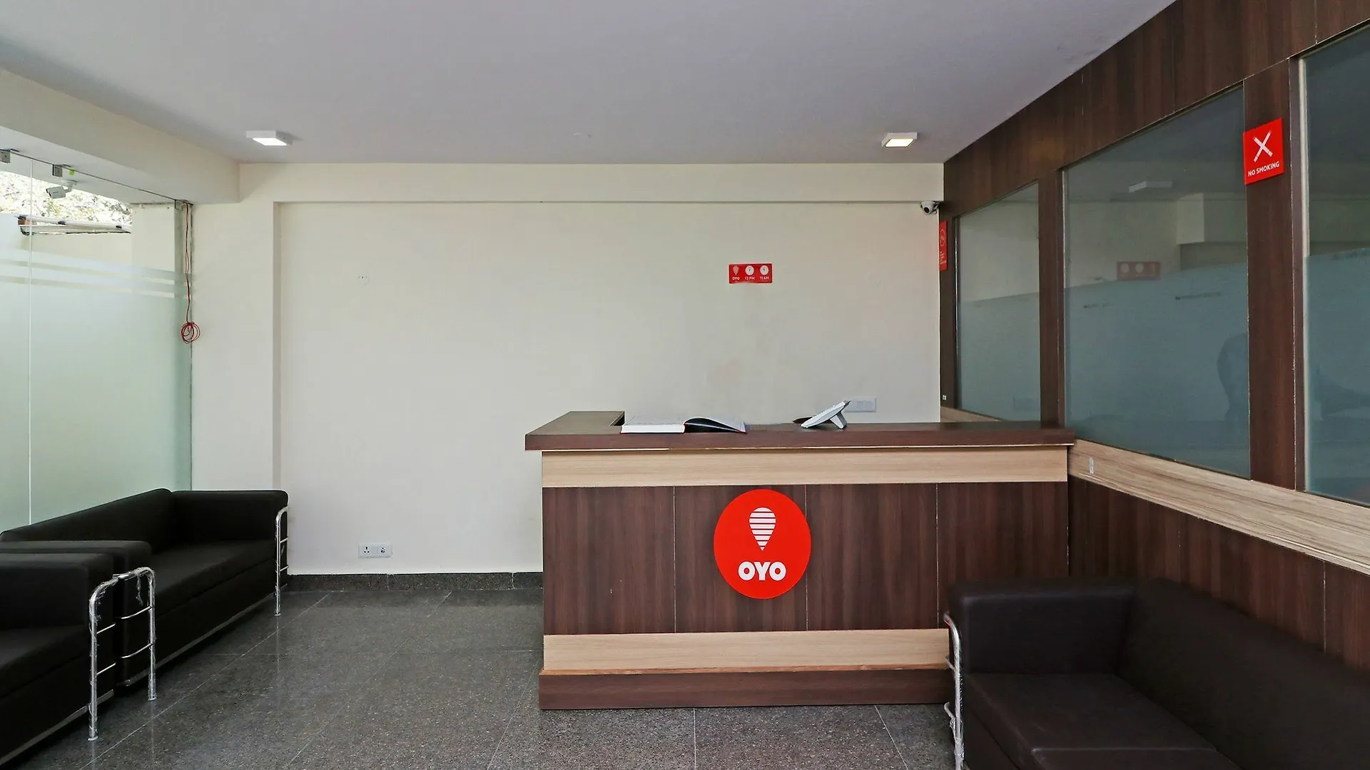 Oyo 12471 Sks Premium Hotel Gurgaon