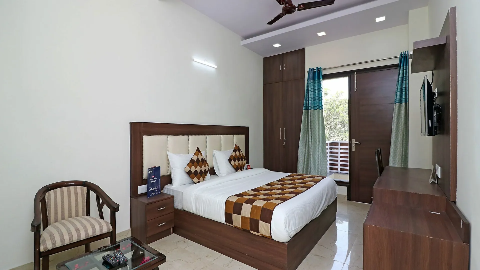 Oyo 12471 Sks Premium Hotel Gurgaon