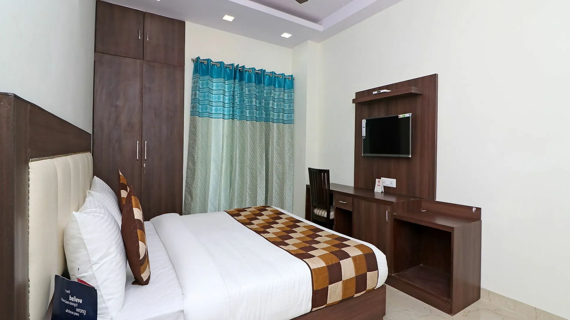 Oyo 12471 Sks Premium Hotel Gurgaon