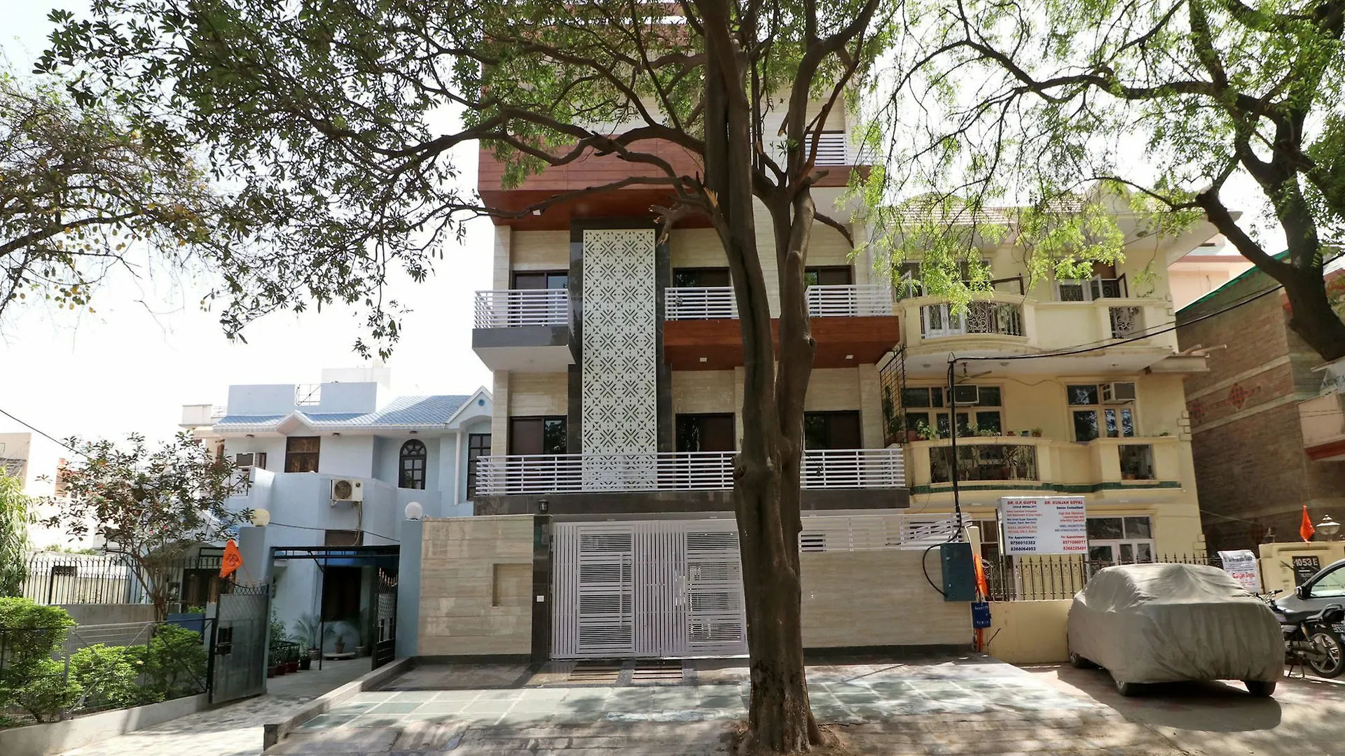 Oyo 12471 Sks Premium Hotel Gurgaon 3*,  India